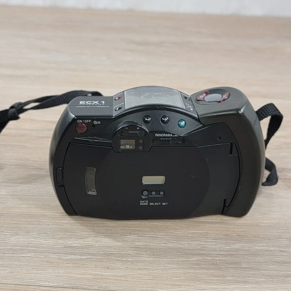 Samsung ECX 1 Panorama 35mm Film Camera Design by F.A. Porsche 38-140mm Zoom